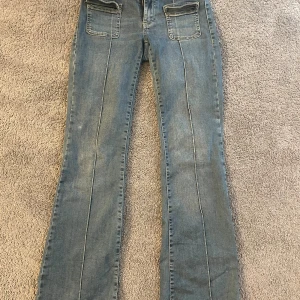 Jeans från Nelly, bootcut sitter super snyggt!  - Storlek:36 Jag på bilden är 160 Använt Max 10 gånger 