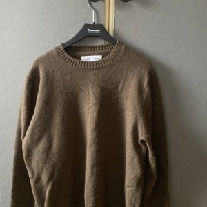 Samsöe Samsöe stickad tröja - Säljer min Samöe tröja, stickad då den inte passar mig.  Storlek M fits S  Skickas spårbart/ mötes upp
