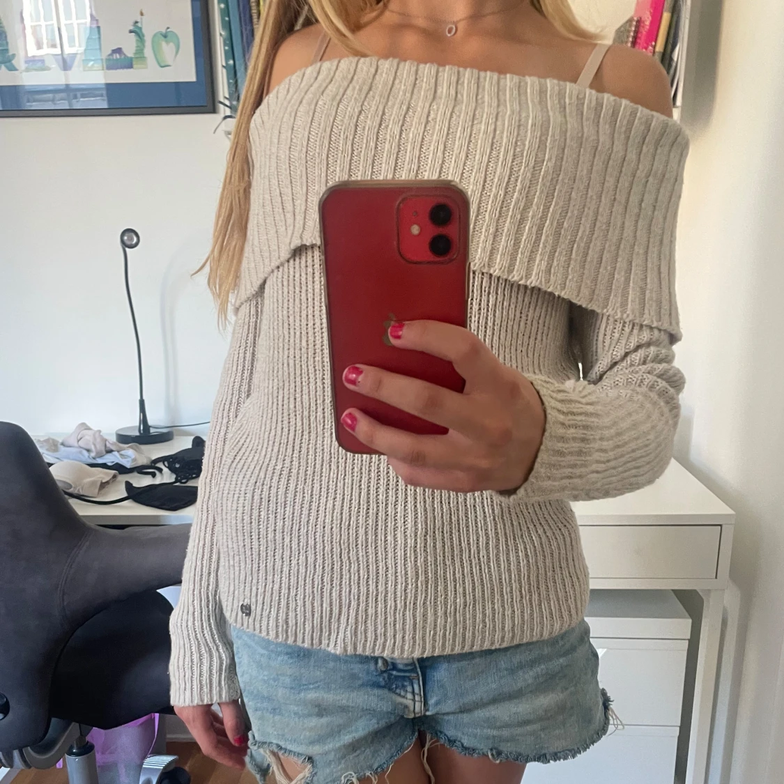 Stickad off shoulder