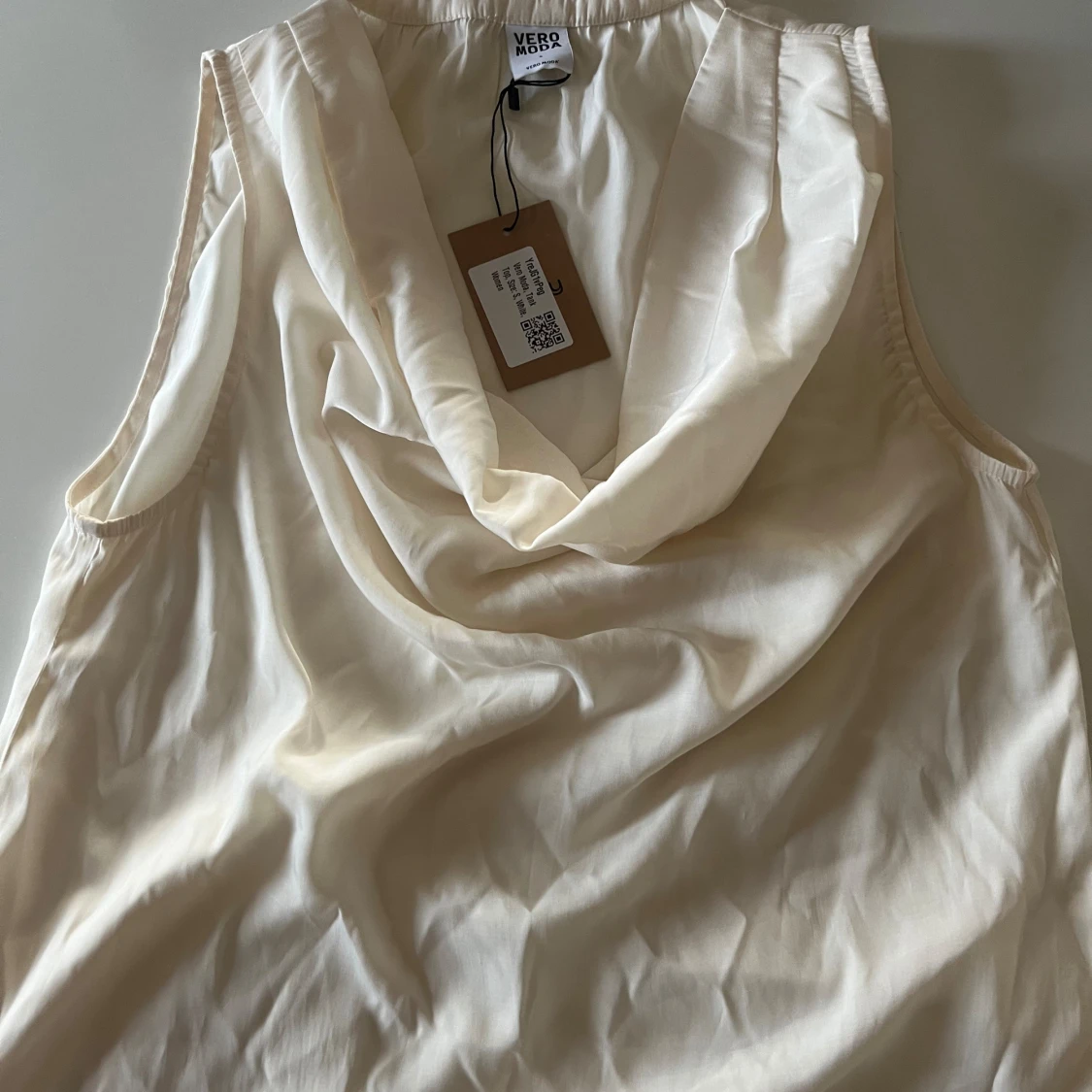 Blus från vero moda - 90