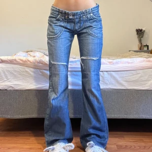 River Island Jeans  - Midjemått: 39cm, innerbenslängd: 81cm 💖