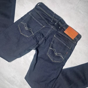 Replay jeans - Replay jeans | Modell Anbass | Super bra skick | Storlek W30 L34. 
