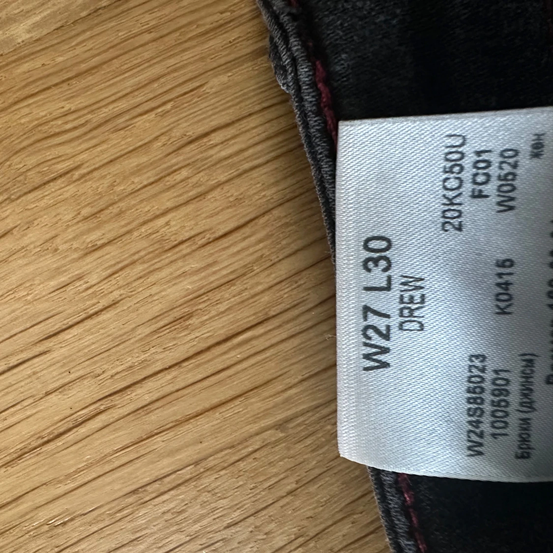 Svarta raka Lågmidjade Wrangler jeans - 3