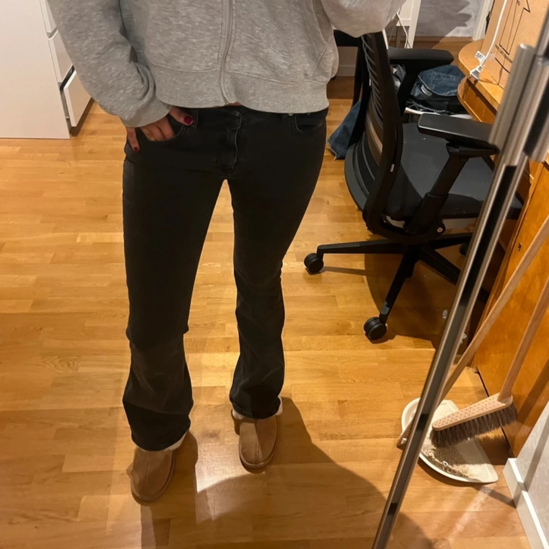 Svarta bootcut jeans