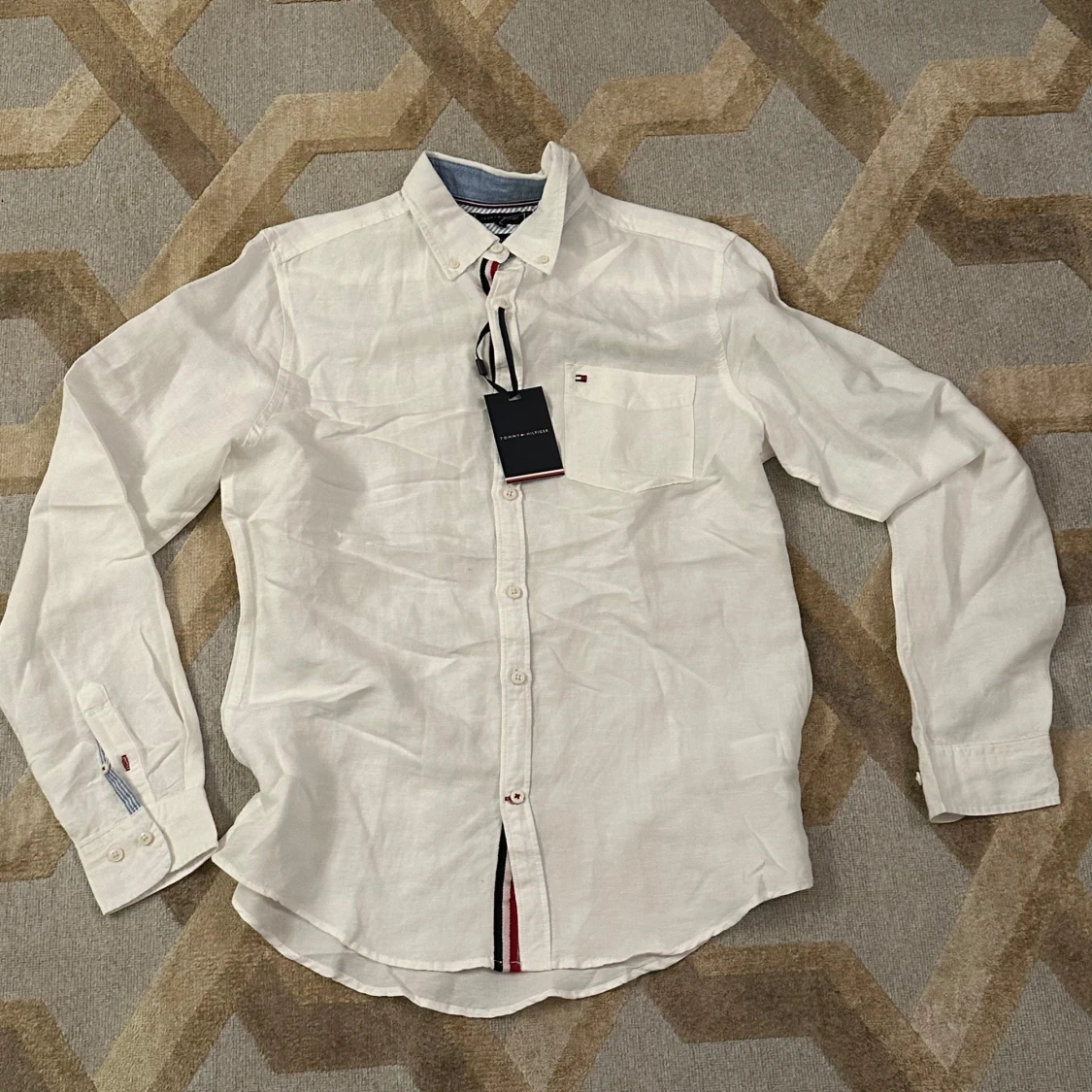 Vit linneskjorta från Tommy Hilfiger