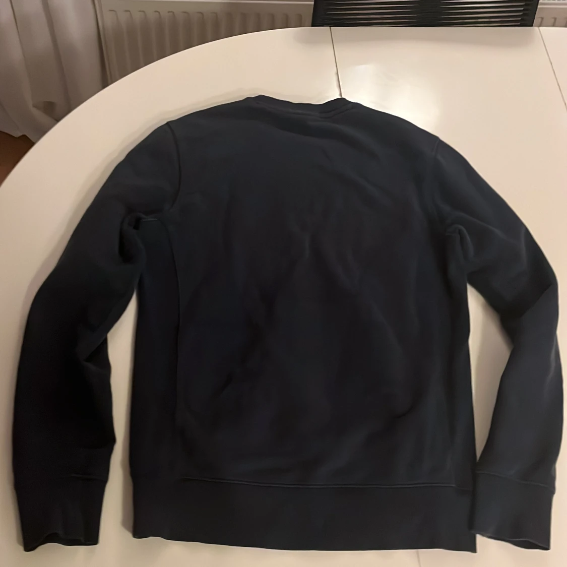 Mörkblå tröja från J.Lindeberg - 1