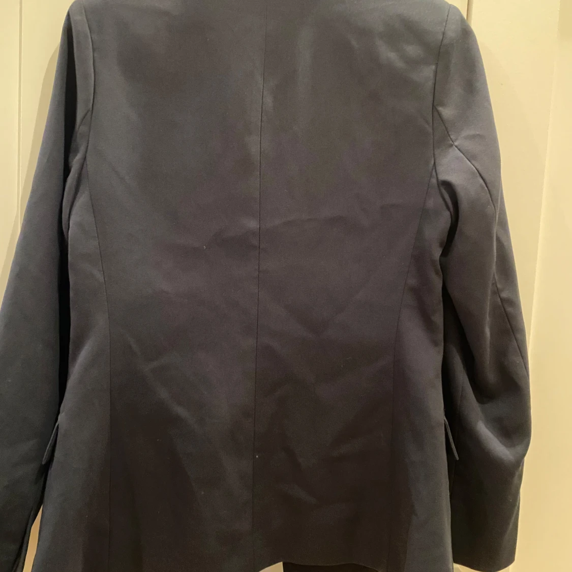 Marinblå kavaj från NA-KD - 2