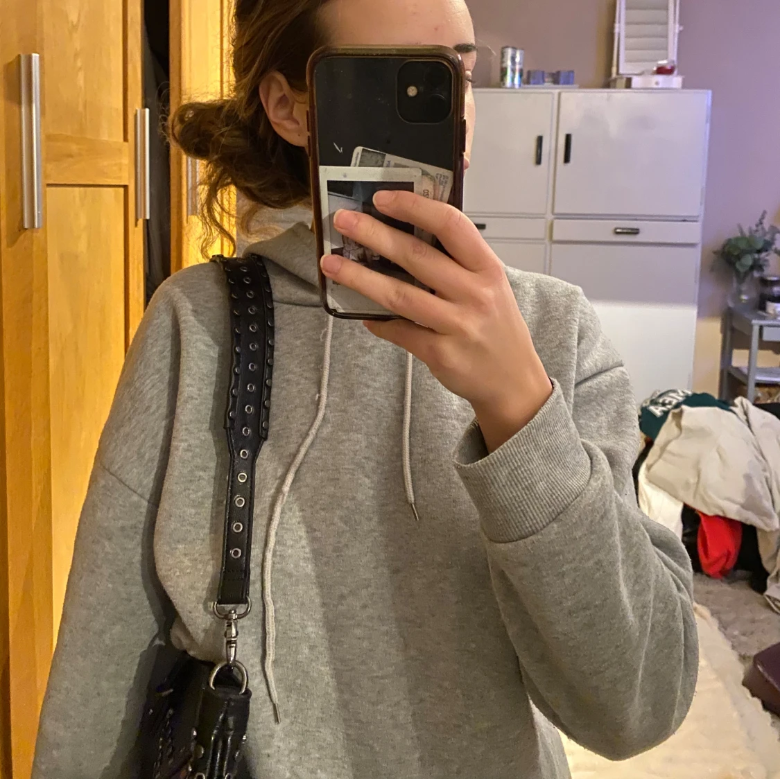 Svart axelväska med nitar💋 - 1