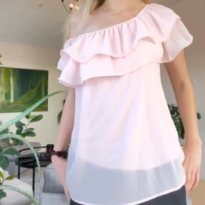 Off-shoulder topp - Supersöt ljusrosa off-shiulder topp😍
