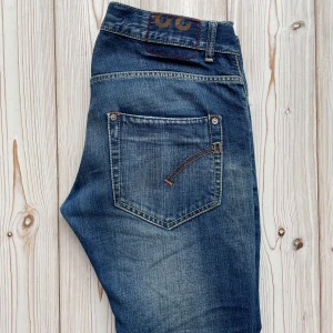 Dondup jeans - Säljer nu dessa feta Dondup jean. | Modell: Slim fit | Storlek: 32W | Färg: Blå |