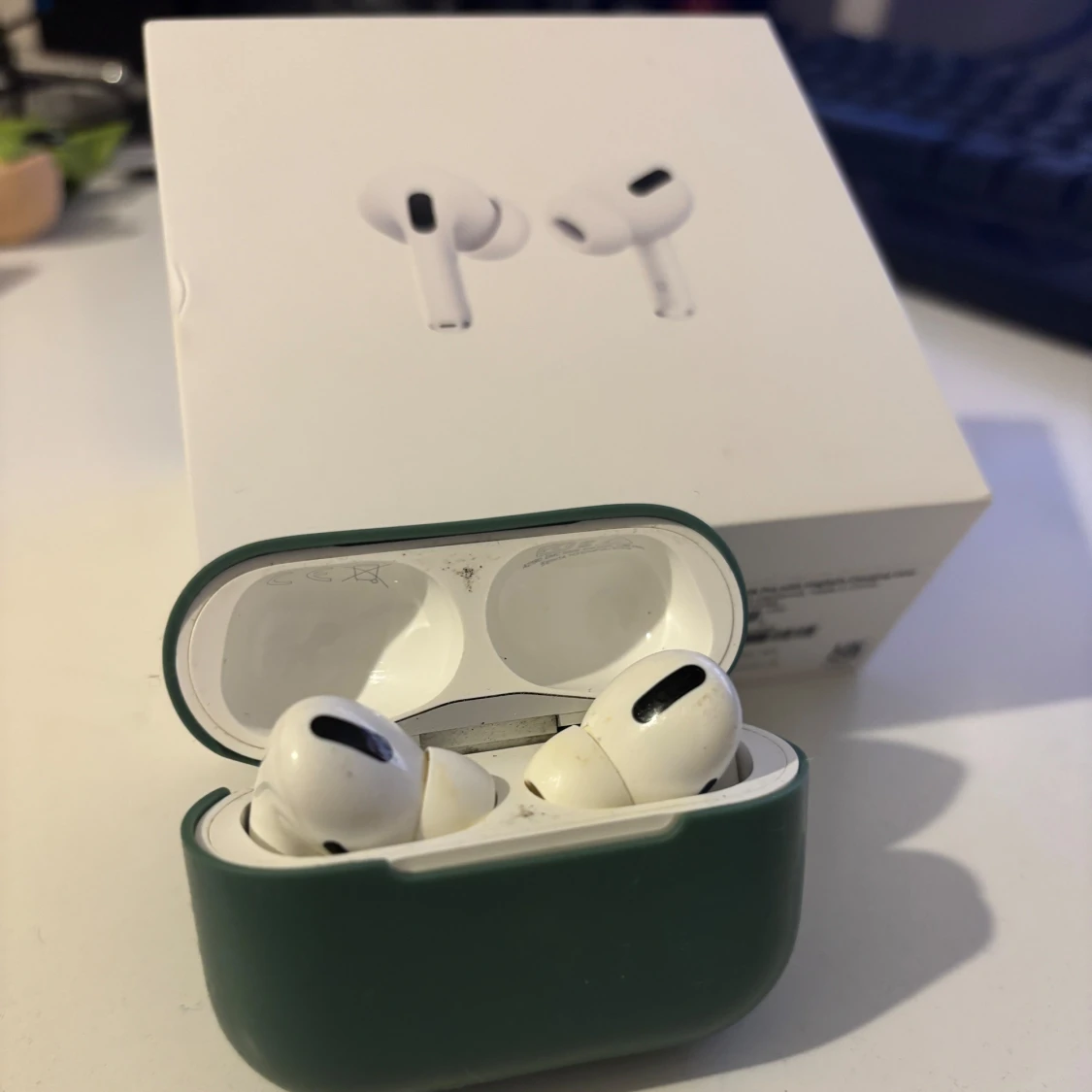 AirPods Pro - 90