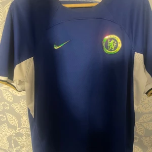 Chelsea tröja - Sälljet min chelwea tröja