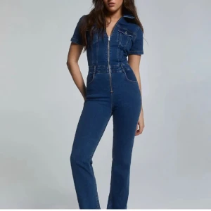 Jumpsuit - Superfin jeans jumpsuit! Använd fåtalet gånger, pris kan diskuteras❤️