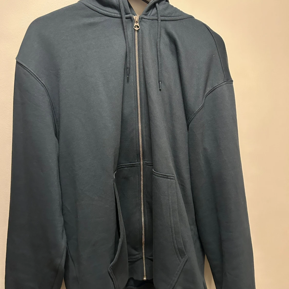 Weekday huvtröjor - 90