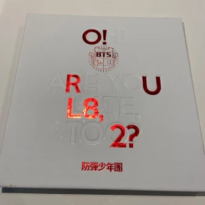 BTS O!RUL8,2? KPOP ALBUM  - Bts kpop album O!RUL8,2? Bästa throwback Songs i ett album! Cd fungerar fantastiskt, inga trasiga bilder och 2 photocards! 