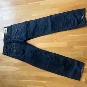 Levis jeans med coola fickor  503or Loose/ straight fit Kan inte se stl 