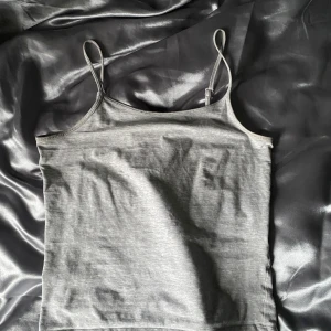 Linne - Strl 158/164, sitter som xs, 40kr