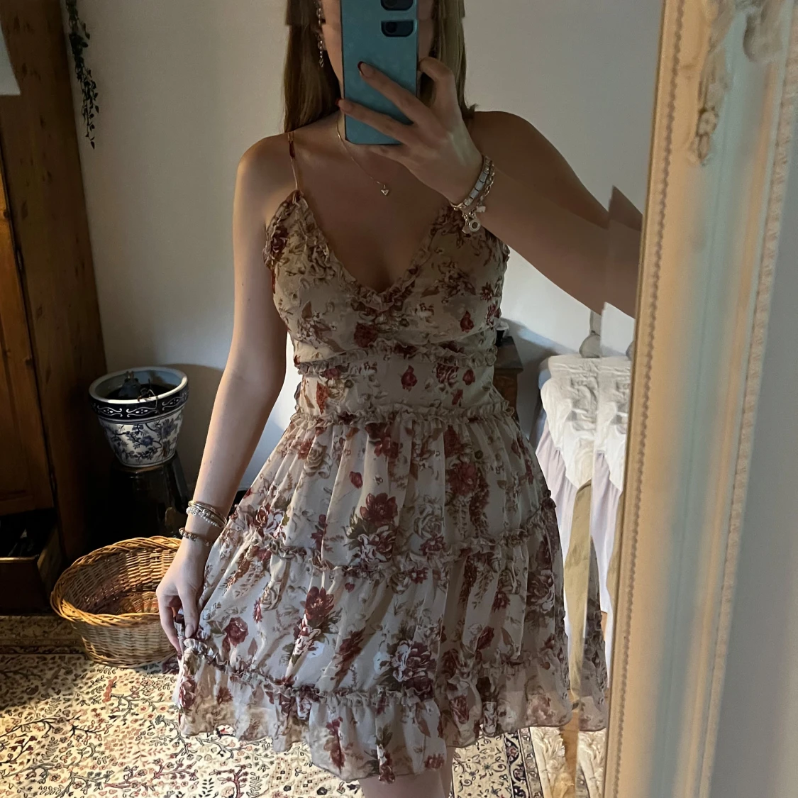 Blommig klänning från missäy