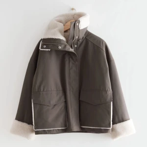 söker - söker other stories jacka i denna färg eller blå jeans färg . storlek S eller M eller L 