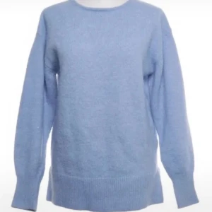 Blå stickad tröja - Jättefin och jätteskön stickad tröja från indiska!! Använd några gånger bara. Kontakta för fler bilder ☺️🥰