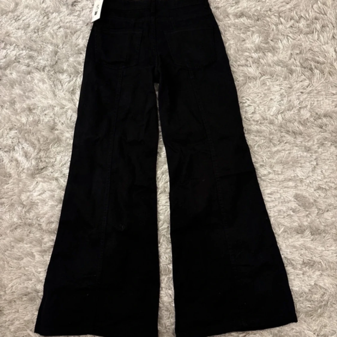 Svarta vida byxor från H&M - 91