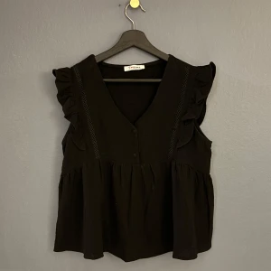 Blus - Blus från missay, använd två gånger. Nypris: 360kr