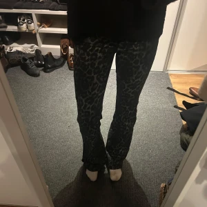 Leopardmönstrade jeans - Jättesnygga leopard jeans som är super sköna
