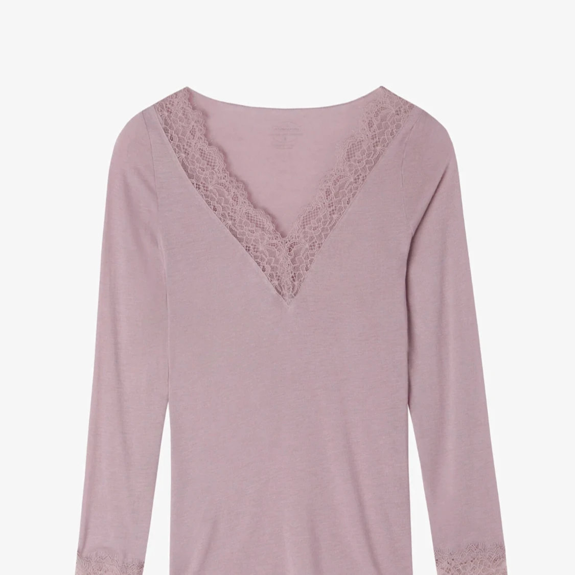 Lila långärmad topp med spetsdetaljer