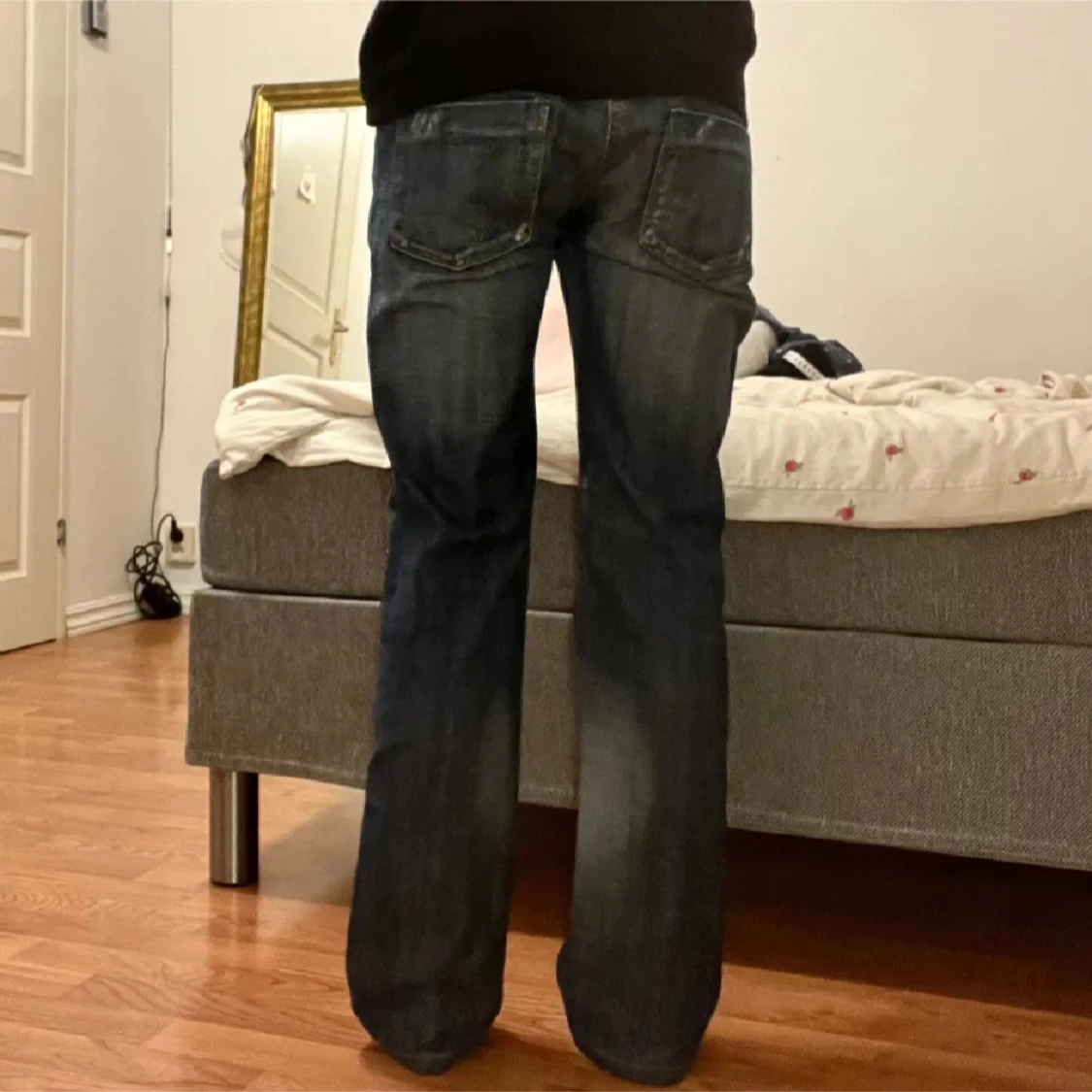 Blå lågmidjade jeans  - 90