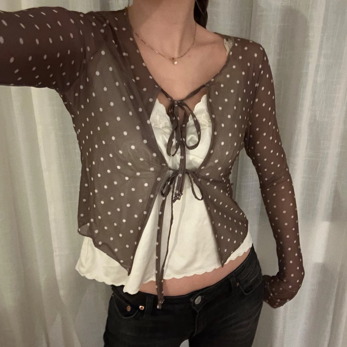 Brun prickig bolerotopp