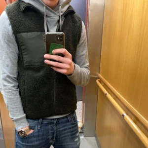 Peak fleece väst - Helt ny fleeceväst från Peak performance. Storlek S, pris: 699kr