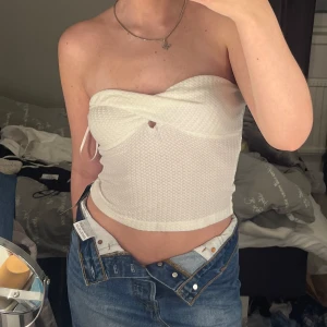 Vit topp - Jättefin vit bandeau topp från Shein i storlek XS med prislapp kvar!