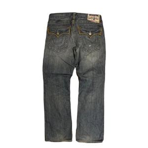 True Religion jeans - Ett par riktigt feta blå True Religion jeans. Kontakta för mer info ➕➕➕