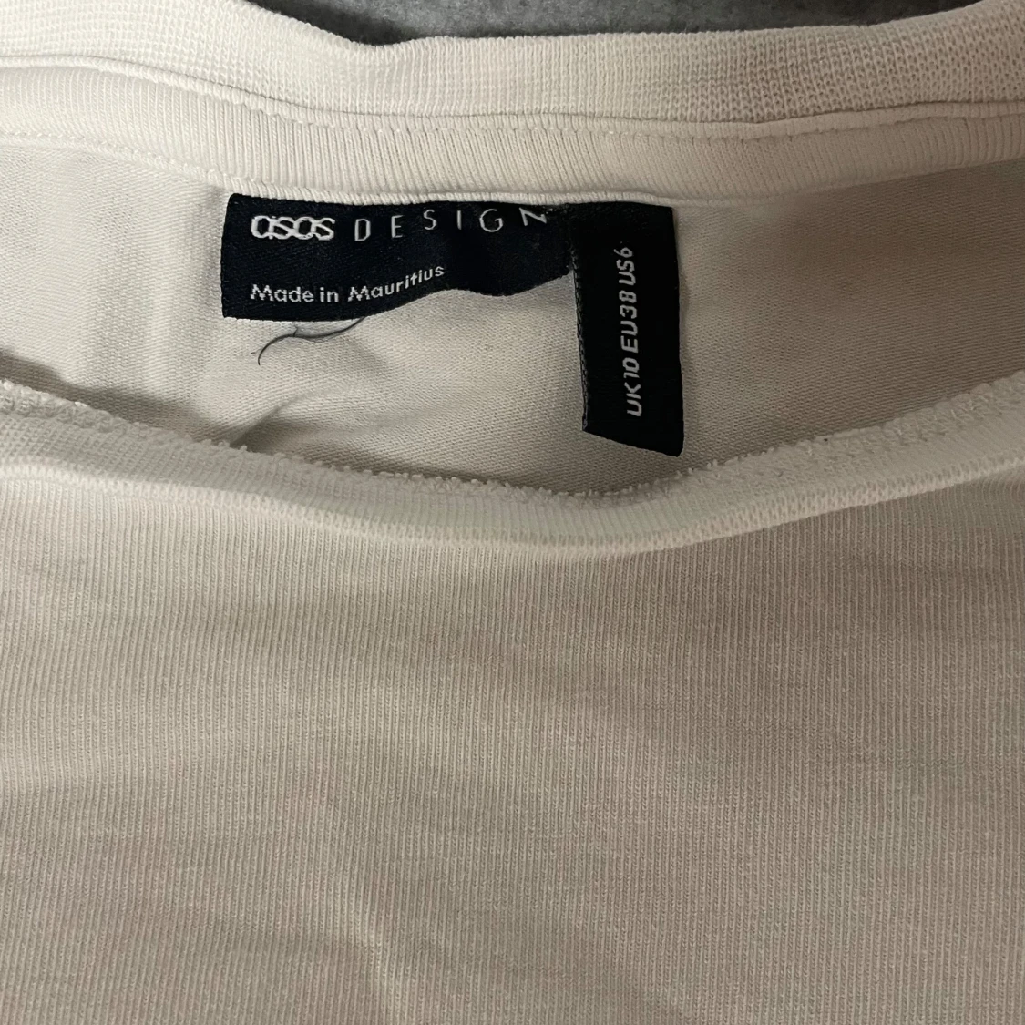 Vit långärmad tröja från ASOS DESIGN - 90