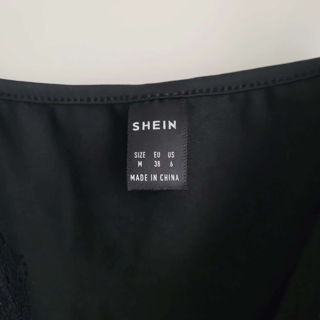 Svart linnetopp från Shein - 91