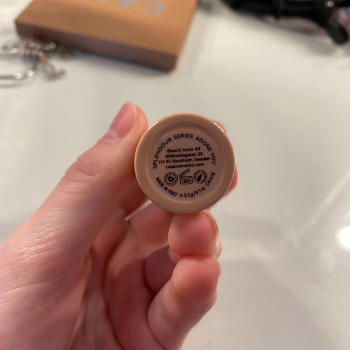 Beige läppstift från CAIA - 91