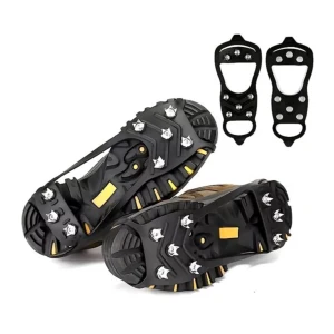 Helt ny, Halkskydd med dubbar - Praktiska halkskydd med metallspikar för extra grepp på isiga och hala underlag. De är lätta att fästa på skorna och passar de flesta skostorlekar. Perfekta för vinterpromenader och utomhusaktiviteter.