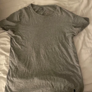  Ralph Lauren T-shirt  - Ralph Lauren T-shirt i bra skick. Storlek XL