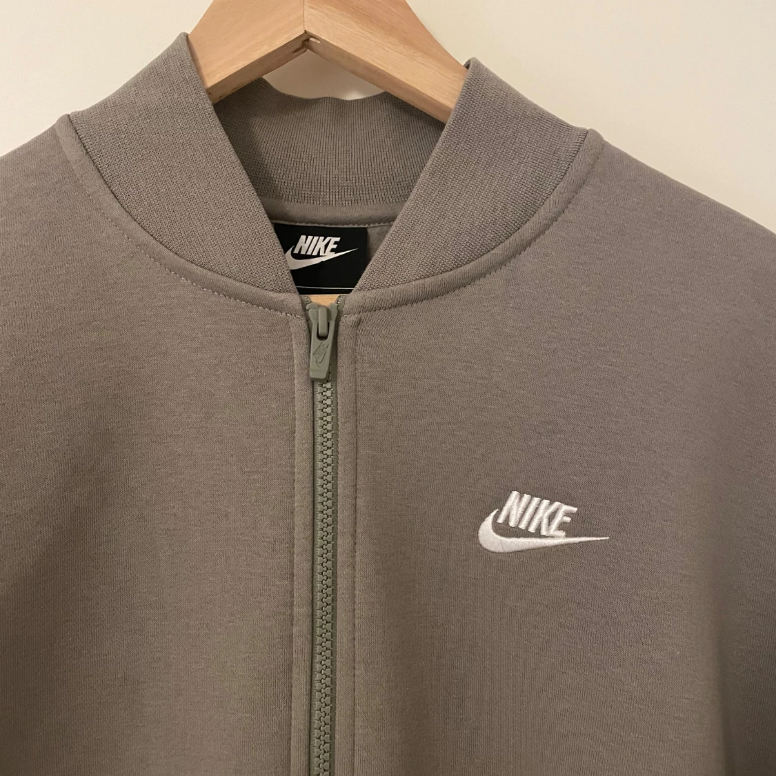 Grön/grå kofta från Nike