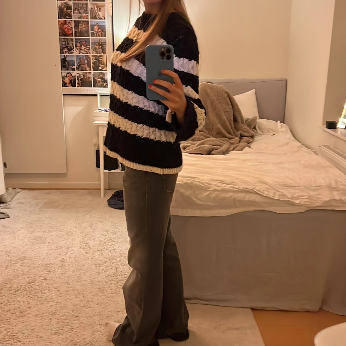 Randig stickad tröja i svart och vit - 91