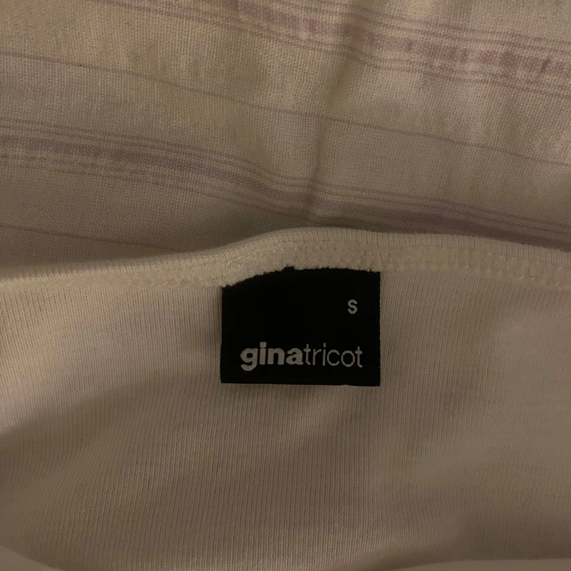Vit tubtopp från Gina Tricot - 92