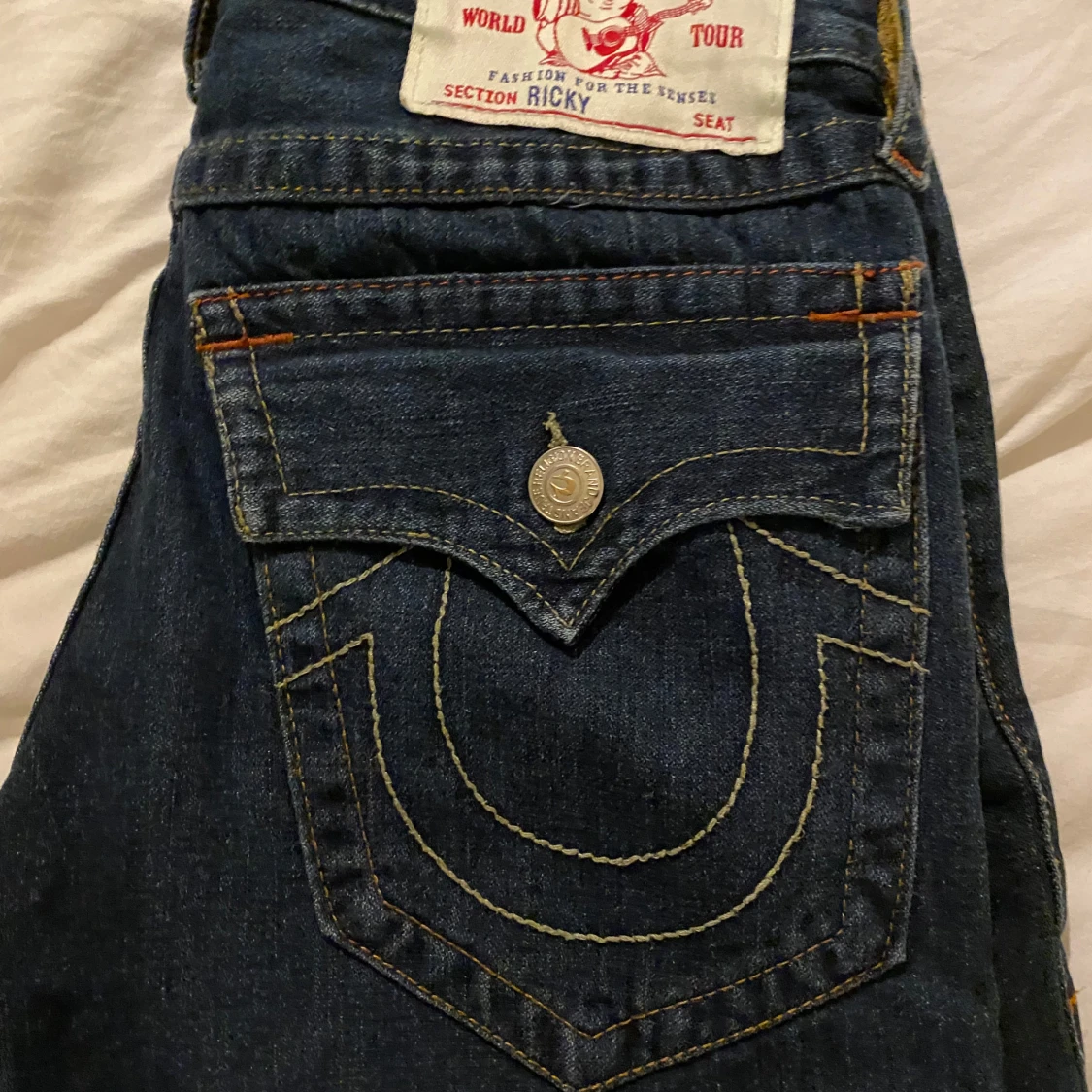 Mörkblå jeans från True Religion - 1