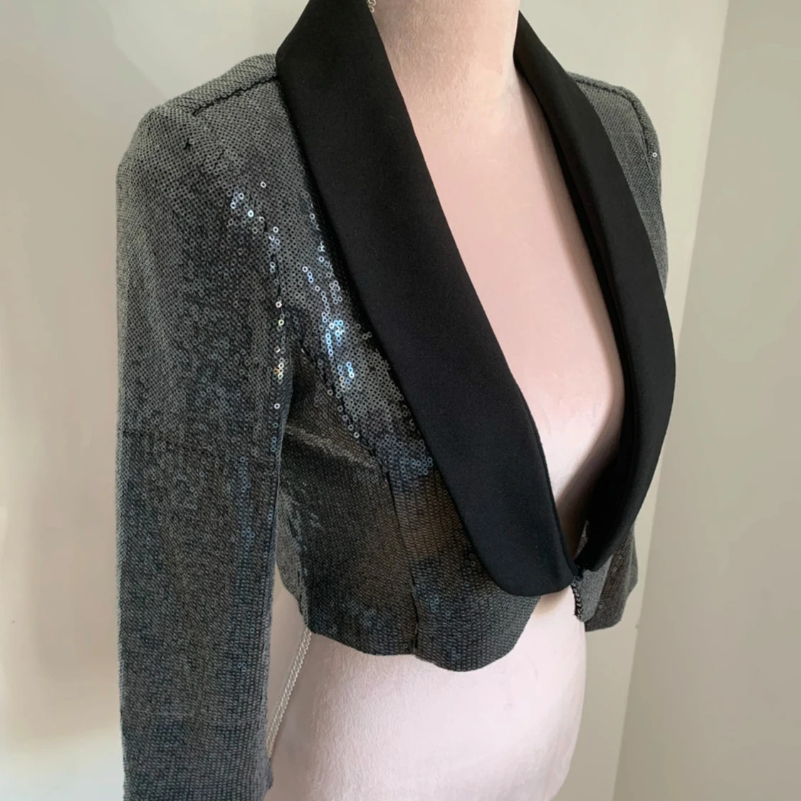 Paljettprydd croppad kavaj - 3