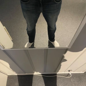 Tiger of sweden pistolero - Säljer ett bar tiger of sweden pistolero i ett väldigt gott skick, inga skador eller slitningar. Storlek 31/34