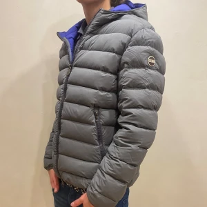 Colmar Jacka - Hej! Säljer nu min jacka från märket Colmar, storlek 52/M, bra skick modellen är 184cm och väger 70kg . Tveka inte på att höra av dig om du har frågor eller funderingar kring jackan!