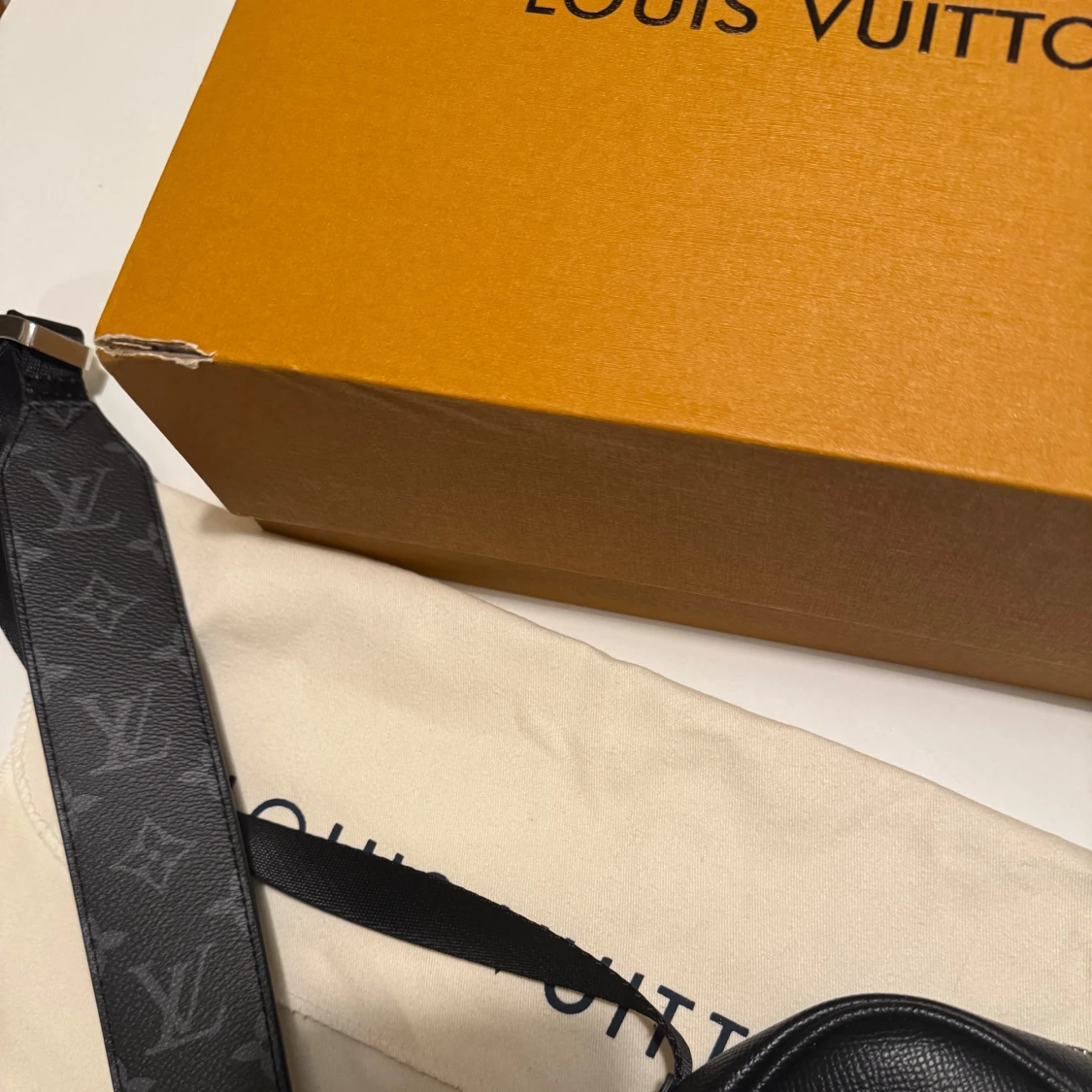 Louis Vuitton väska - 93