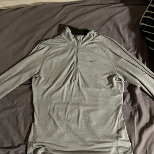 Nike tröja - Snygg Nike tröja perfekt för träning och gym