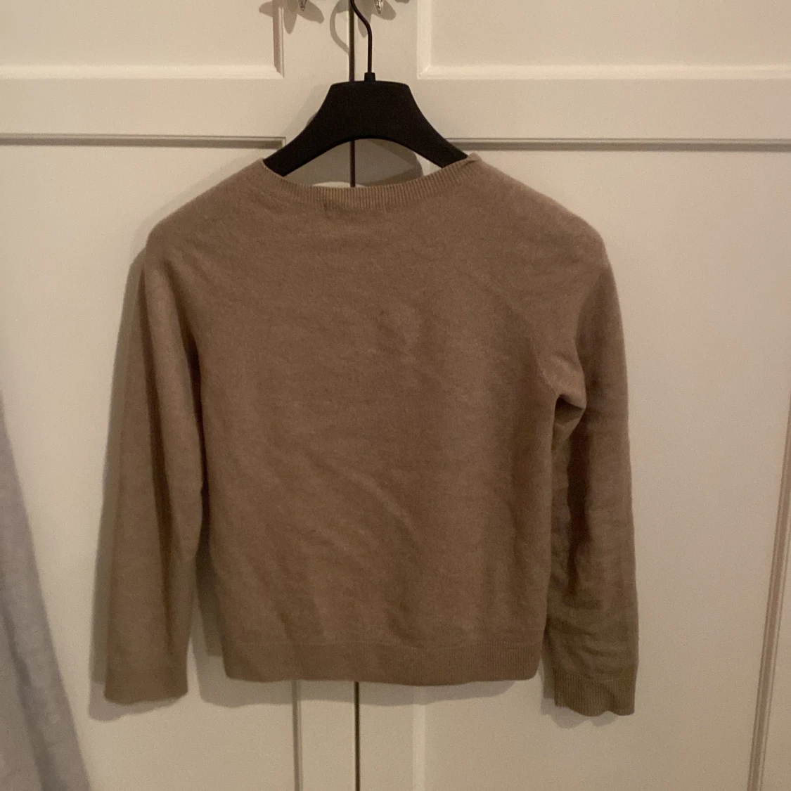 Beige kashmirtröja från Uniqlo - 90