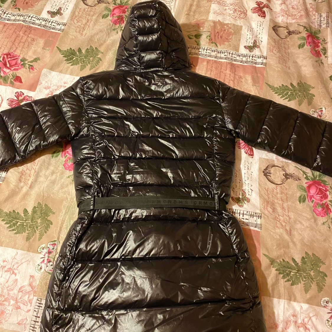 Svart pufferjacka från John Richmond  - 90