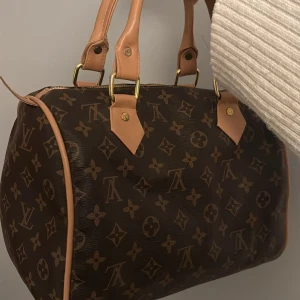 Väska  - Rymlig och fin väska, bra kvalite